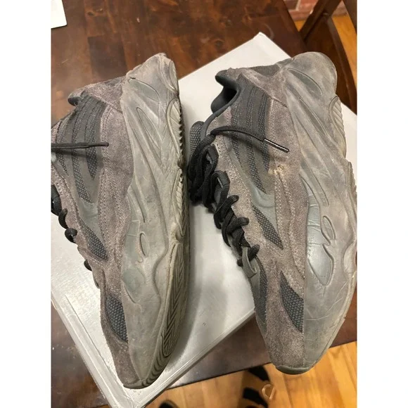 adidas gazelle silver green womens YEEZY Yeezy Boost 700 V2 